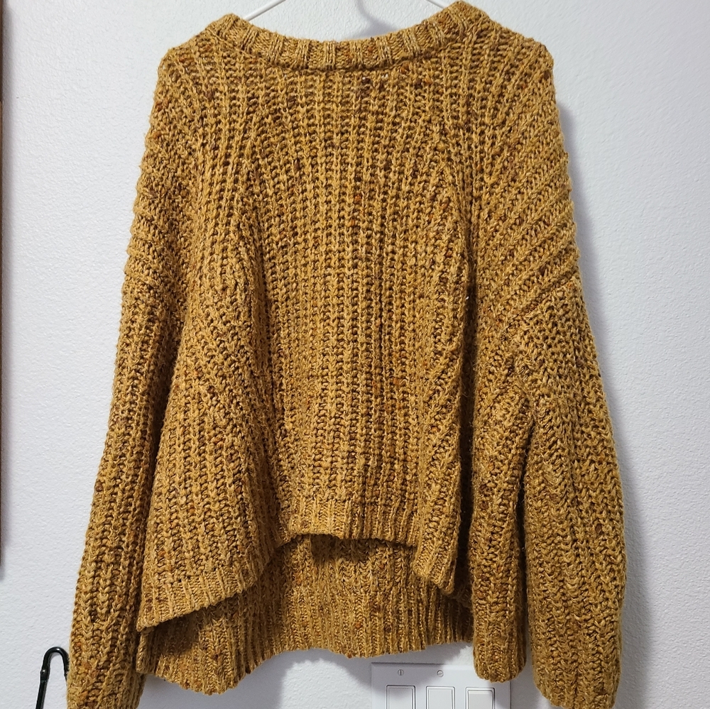 Universal Thread Mustard Crew Neck Sweater